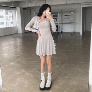 여성 슬림핏 홀터넥 가디건과 나시 원피스 세트