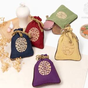 국립중앙박물관 굿즈 전통 복주머니 자수문양 한국전통 외국인 선물 기념품