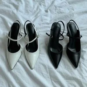 인기상품 직장인 오피스 룩 여성 스틸레토 힐 스트랩 구두 코디 [WFJIX3J_251115]