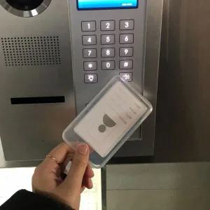 [셀러에이드]사원증 보호 커버 목걸이형 투명 케이스 블랙 디자인