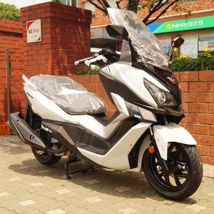 SYM 스쿠터 크루심300 빅스쿠터 / 다운타운350 포르자300