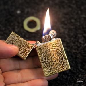 콘스탄틴 지포 라이터 특이한 신기한 기름 부싯돌 라이터