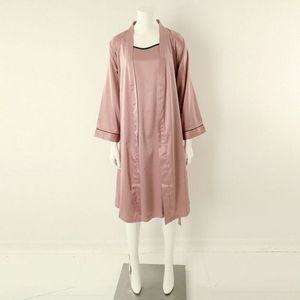 [갤러리아] 실크필 샤무즈 도트나염 앙상블 슬립+로브가운 세트 VGN4470A+VGN4470B