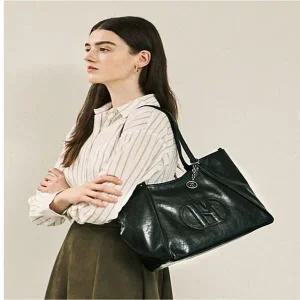 [NS홈쇼핑][헤지스ACC] HIBA6E538BK 시그니처 H패치 블랙 와이드 무광 쇼퍼백 L..