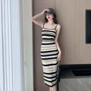 다양한 라인 니트 원피스 URD382 반팔 홀터넥 루즈핏