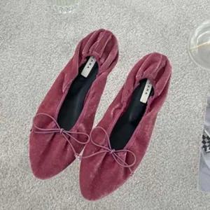 인기상품 소개팅 치마 원피스 구두 리본 플랫 슈즈 단화 코디 [WFJJGTQ_251116]