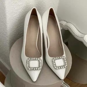 인기상품 웨딩 슈즈 여성 펌프스 구두 하이 스틸레토 힐 코디 [WFJJHB3_251116]