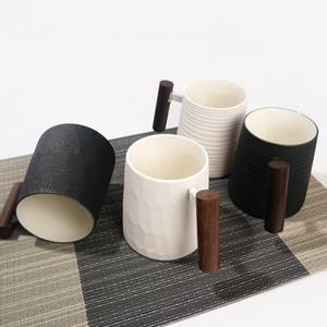 나무 손잡이 우드 머그컵 2컬러 예쁜 신혼부부 홈 카페 고급 빈티지 머그잔