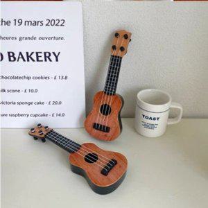 [기타]미니 인테리어 소품 우쿨렐레 모형 장식품 빈티지 악기 감성 촬영소품