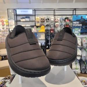 크록스 클래식 퍼프 모크 클로그 털슬리퍼 방한 패딩 블랙 210706-060