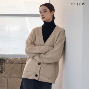 [ab.plus] 베이직 브이넥 포버튼 니트 가디건 (LSA1MY47A)