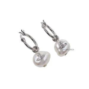 [비비안웨스트우드][비비안 웨스트우드] SS25 여성 아줄 진주 후프 귀걸이 6203007W P316