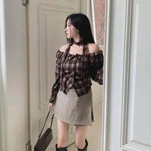 [옷자락]여성 체크무드 언발 오프숄더 블라우스