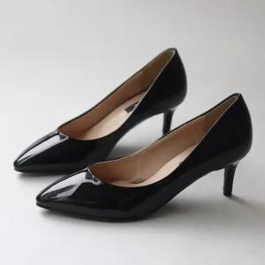 [아우트]에나멜 미들굽 뾰족구두 하이힐 플랫