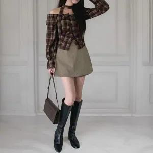 [옷자락]여성 키치무드 체크 언발란스 오프숄더 블라우스