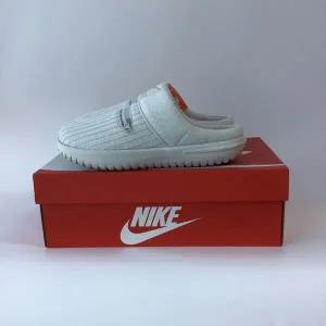 [나이키]국내매장판 나이키 버로우 슬리퍼 털신 방한패딩 커플 겨울실내화 울프 그레이 FJ6042-002