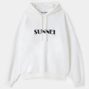 [써네이] 써네이 로고 자수 드로스트링 후드티 화이트 MRTWXJER070 7433