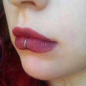 가짜 입술 페이크 피어싱 입찌 입술찌 훼이크 입술링