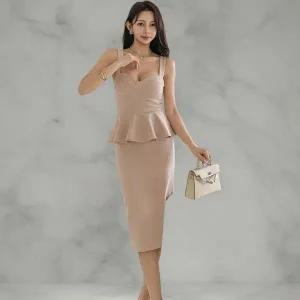 여성 트임 프릴 슬림 슬리브리스 길이 글램룩 페플럼 중간 원피스