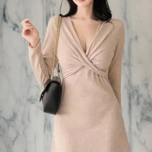 [다잇템] 여성 에이라인 스웨터 원컬러 롱슬리브 롱 바스트 꼬임 드레스