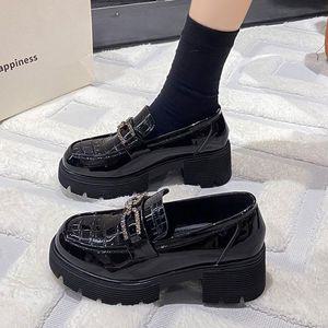 여성 학생구두 5cm 225-250mm 에나멜 발편한 통굽 여자 마틴부츠