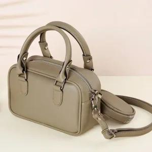 토트 크로스백 여자 스퀘어 정장 가방 베이지 (WFKO4O1)