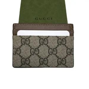 GG 슈프림 카드 지갑 베이지 에보니 브라운 779775 KHNKG 8534