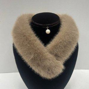 [애슬릿] 밍크 페이크퍼 자석 쁘띠 머플러 겨울목도리