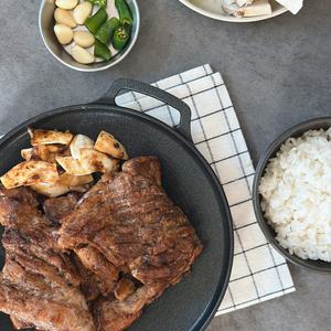 바베큐아저씨 한돈 수제 갈비 1kg 칼집 양념 돼지갈비 캠핑고기