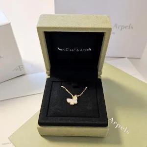 반클리프 목걸이 여성용 빈티지 알함브라 펜던트 18K 화이트 골드 칼세도니 VCARD34900