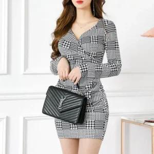 브이넥 하운드 체크제비 셔링 슬림핏 타이트 미니원피스_OPS2409