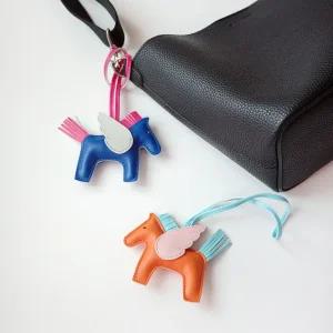 가죽 말키링 가방 고리 백참 백꾸 명품 가방참 장식 액세서리 말 인형 모양 키홀더 열쇠 페가수스 로데오
