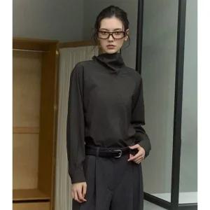 [갤러리아] LAP 스카프 레이어드 하이넥블라우스 AR4WBA61