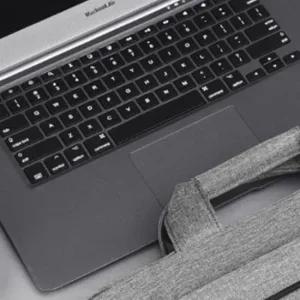 신학기 서류 여성 대학생 방 백 백팩 로런 노트북 학