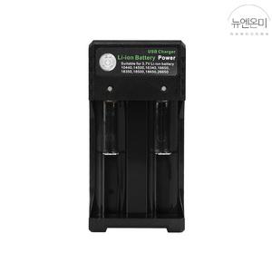 뉴엔온미 18650/26650충전용 2구 충전기 리튬이온 배터리 충전기 UM418