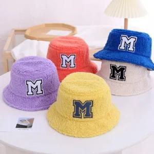 준캡 유아 아동 어린이 M로고뽀글이 겨울 뽀글이 후리스 방한 벙거지 모자 선물 어린이집 유치원