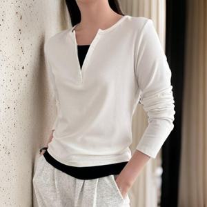 [다잇템] 여자 코디 가슴트임 롱슬리브 흰색 티셔츠