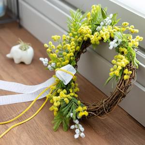 미모사 조화 꽃 리스 벽장식 생화 같은 22x22cm 인테리어 벽걸이 현관 문 꾸미기 소품