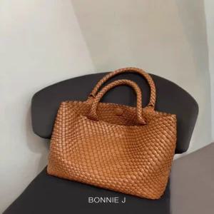 [보니제이]가죽스타일 꼬임 드래곤 숄더백 데일리 직장인 위빙백