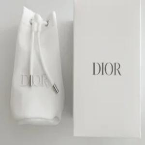 디올뷰티화이트자수파우치