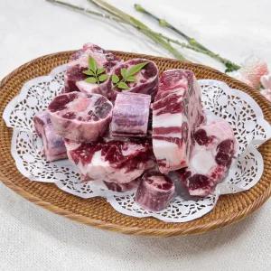 소꼬리 알꼬리 꼬리찜 몸보신 청정우 뼈 찜 보양식 곰탕용 소고기 1kg 수입산 더예쁜한우