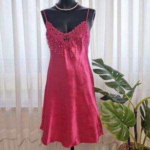 [신세계몰]헬렌 체리핑크 새틴 슬립