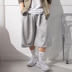 3핀턱 7부 와이드 버뮤다 트레이닝 팬츠 / 사이드 핀턱 벌룬 추리닝 반바지 체육복 남자 여자 공용