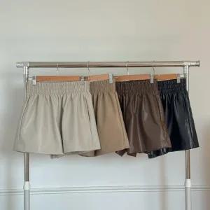 여성 가죽 숏팬츠 와이드 3부 웜톤 반바지