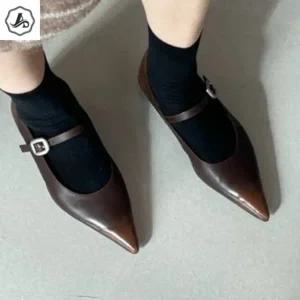 [애슬릿] 스틸레토 플랫 슈즈 여성 가을 캐주얼 하객 스트랩