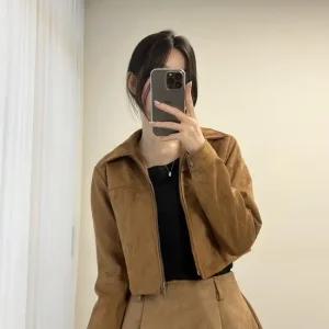 여자 크롭 스웨이드 카라넥 절개 가을 데이트룩 자켓