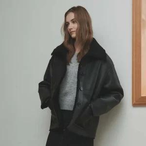 레프트서울 [최초가: 159,000원]오버사이즈 하프 무스탕 코트 [블랙]_LMOJK03E2BK944725