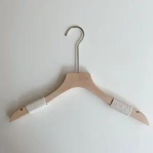 2.0cm 논 슬립 롱 후크 우드 옷걸이 1P 외투용 우드옷걸이 디스플레이 의류매장 옷가게