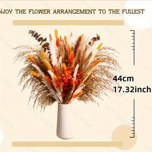 유칼립투스가 포함된 보헤미안 페르시안 잔디와 별이 빛나는 하늘 부케. 결혼식, 집, 테이블 및 크리스마스