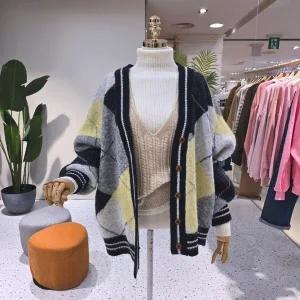 C25K7FCD048_아가일 박스 브이넥가디건